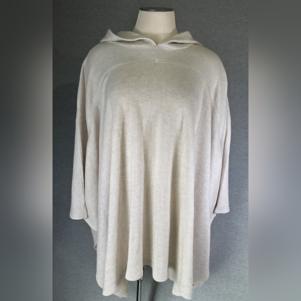 Lane Bryant LIVI Cream Oversized Hooded Poncho Sweater Size 18/20 - Picture 2 of 8